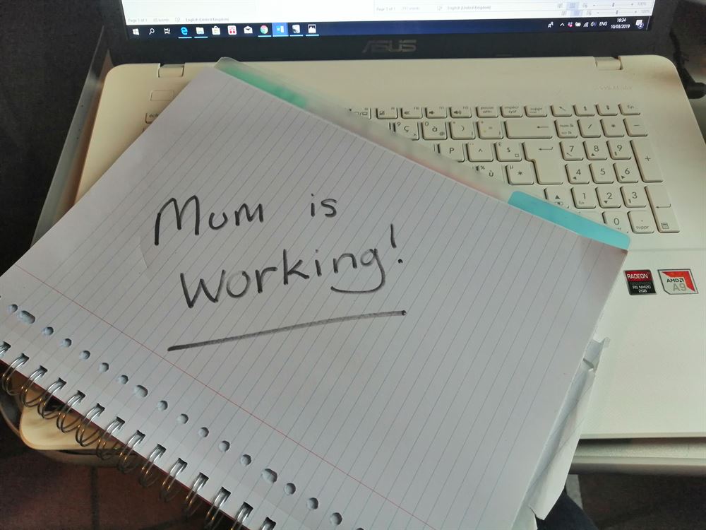 Mums Working - A Mother in France